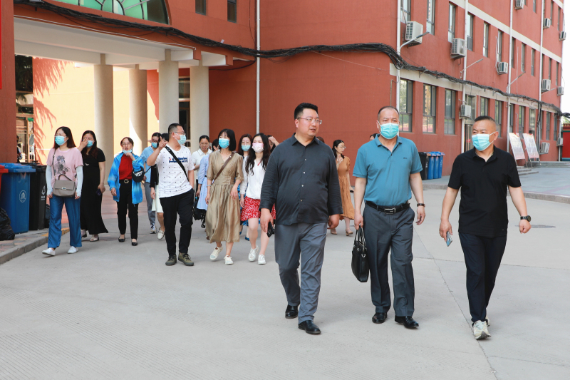 市四十一中教育同仁到澳门金年会app下载官网考察交流