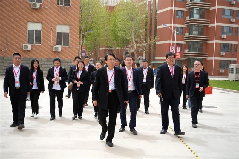 衡水泰华中学等各地同仁来澳门金年会app下载官网参观交流